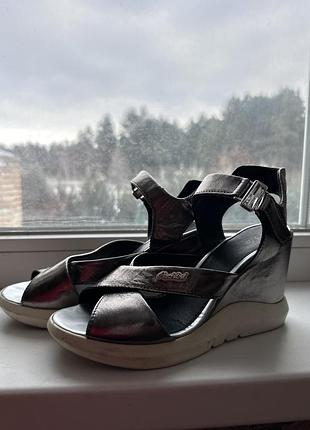 Босоніжки на танкетці, р.36