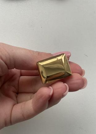 Каблучка в стилі валентино