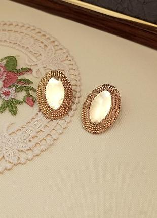 Вінтажні кліпси, золотисті, овальні, ефектні, модні, вінтаж