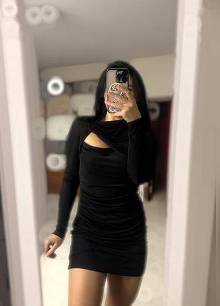 Черное вечернее короткое платье