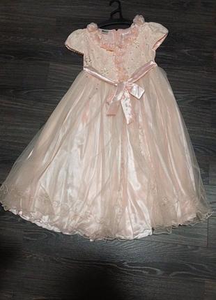 Сукня підходить на 5-7 років