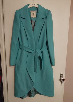 Жіноче пальто ніжно-блакитного кольору