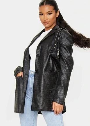 Оверсайз блейзер із штучною шкірою під крокодила від pretty little thing