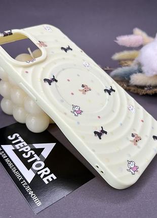Чехол для iphone 13 с magsafe матовый с принтом собачки противоударный силиконовый магнитный круги