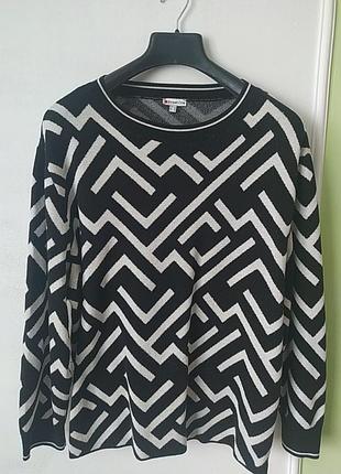 Джемпер известного бренда