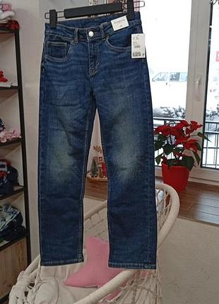 Джинсы модели прямой крой