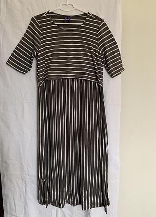 Красиве довге трикотажне плаття з віскози (розмір 14/42-16/44)