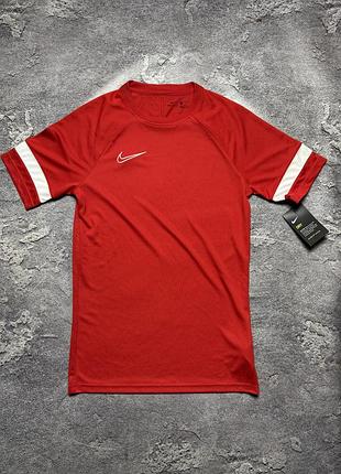 Чоловіча спортивна футболка nike оригінал розмір: s