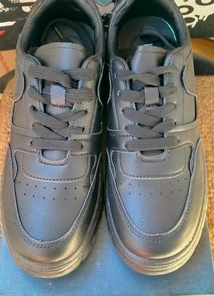 Кроссовки braska 38 размер