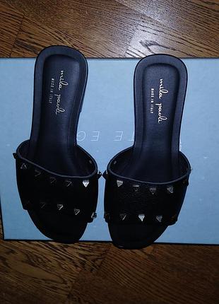 Шлепки босоножки италия коже заклепки