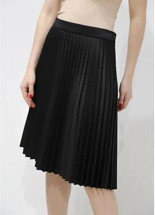 Чорна спідниця в плісировку розмір м заміс поліестера та віскози британія