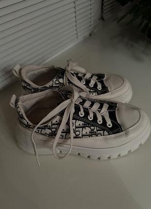 Білі літні кросівки, 36 розмір