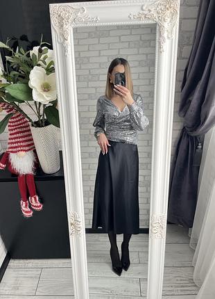 Блуза у паєтки