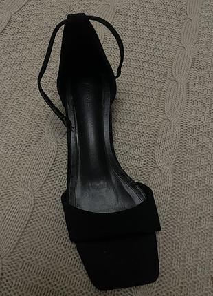 Замшеві босоніжки