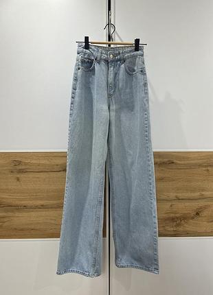 Жіночі джинси широкі