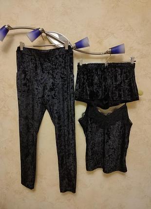 Красива велюрова піжама-трійка з мереживом вії