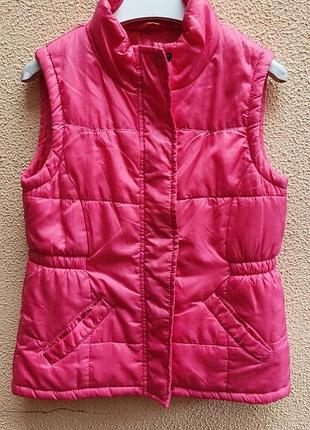 Фото 1631 демисезонная жилетка девочке