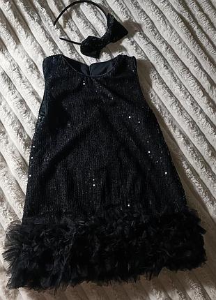 Чорна сукня в паєтках