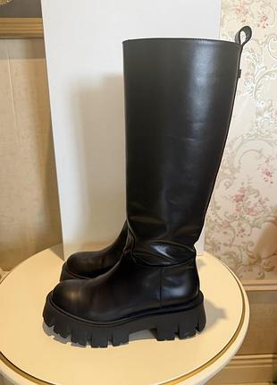 Чоботи casadei