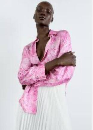 Стильна сорочка тонка на ґудзиках зміїний принт хс