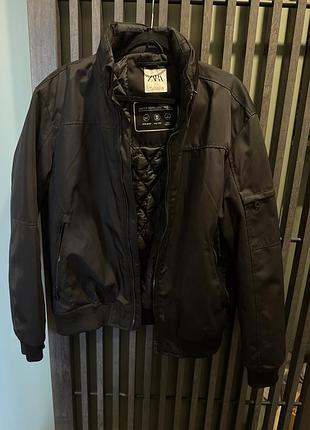 Чоловіча чорна куртка zara розмір l водонепроникна вітровка