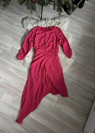 Ассиметричное платье в горошек