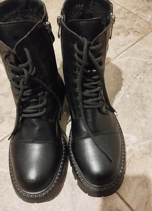 Ботінки жіночі в ідеальному стані