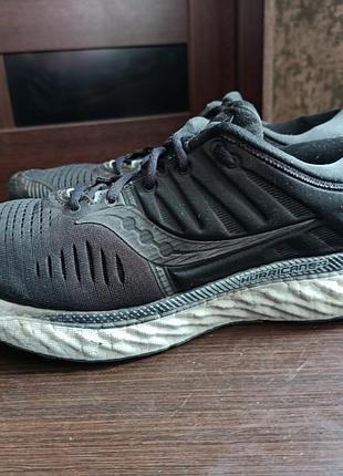 Кроссовки saucony