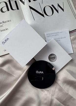 Коробка з документами та зарядкою від смарт-кільця oura ring (gen 3)