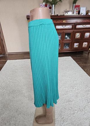 Італійська трикотажна спідниця плісе в рубчик, колір смарагд (emerald)