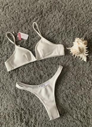 Стильний білий купальник