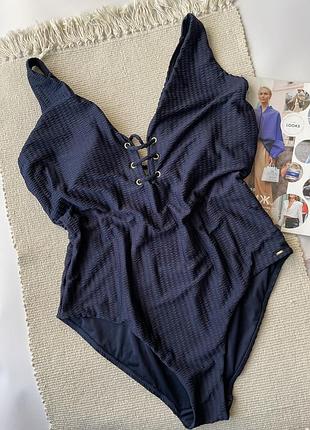 Суцільний фактурний купальник злитий купальник з чашками