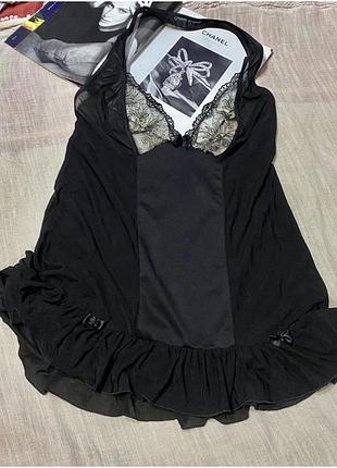 Чудовий чорний напівпрозорий пеньюар з мереживною декорацією на чашках