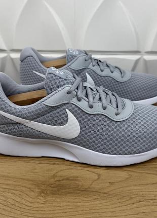 Нові оригінальні кросівки nike