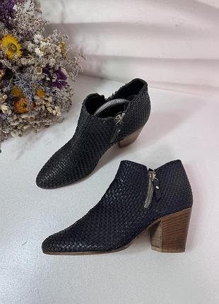 Ботильйони козаки плетені з натуральної шкіри