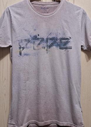 Футболка стильна