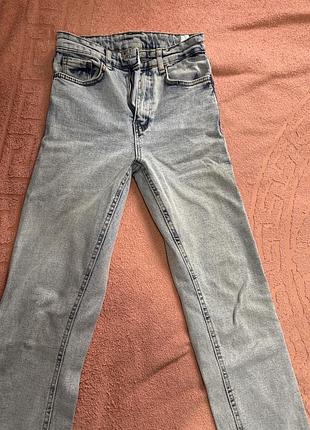 Джинси з високою талією