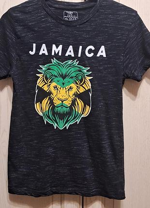 Футболка стильна