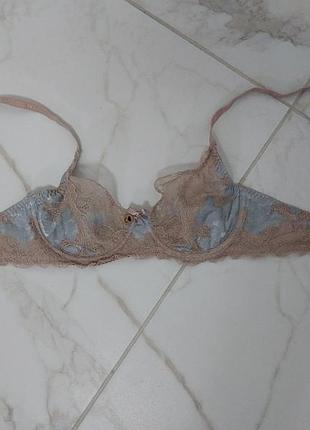 Бюстгалтер
