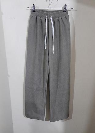 Брюки женские бежевые широкие утепленные с-10424. размеры: s/37
цена&nbsp; - 550грн