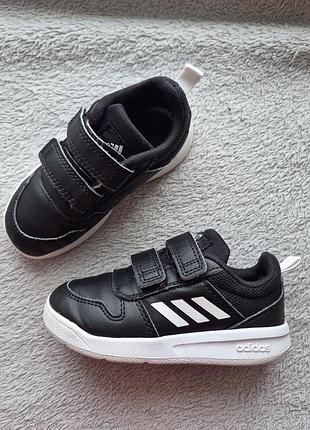 Кроссовки 24р. adidas