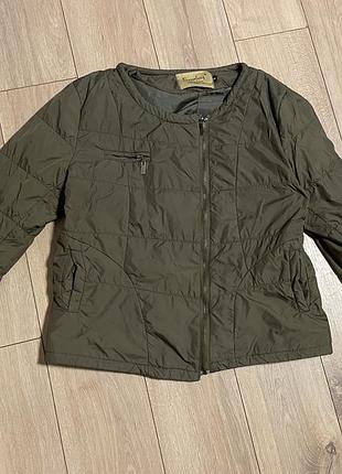 Куртка зелена