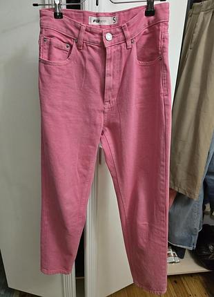 Розовые джинсы