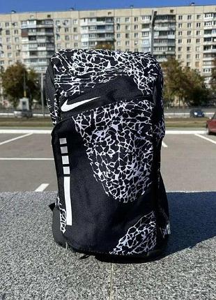 Nike elite hoops backpack черный с белым принтом