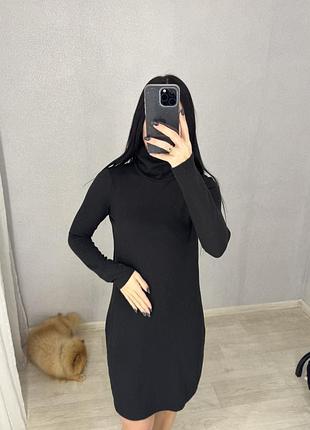 Гарна базова сукня