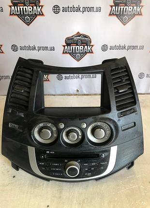 Mn134303xa дефлектор обдува печи правый mitsubishi grandis 2,4 2004-2010
