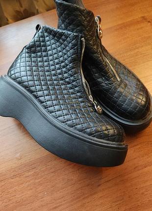 Черевики lirio