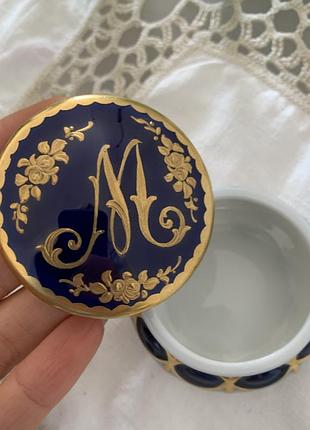 Винтажная фарфоровая шкатулочка с ручной росписью. португалия