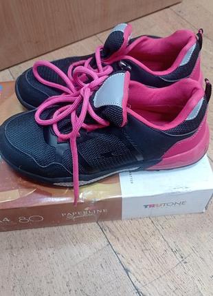 Кроссовки женские 37 размер