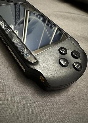 Игровая консоль ppsp e1008 в рабочем состоянии